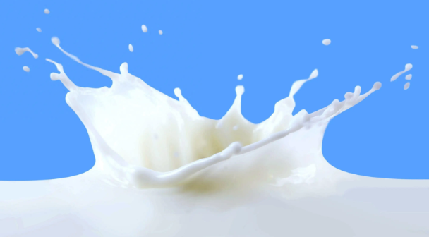 奶制品生產(chǎn)日期打碼，常見的奶制品包材應(yīng)該如何選擇激光噴碼機?